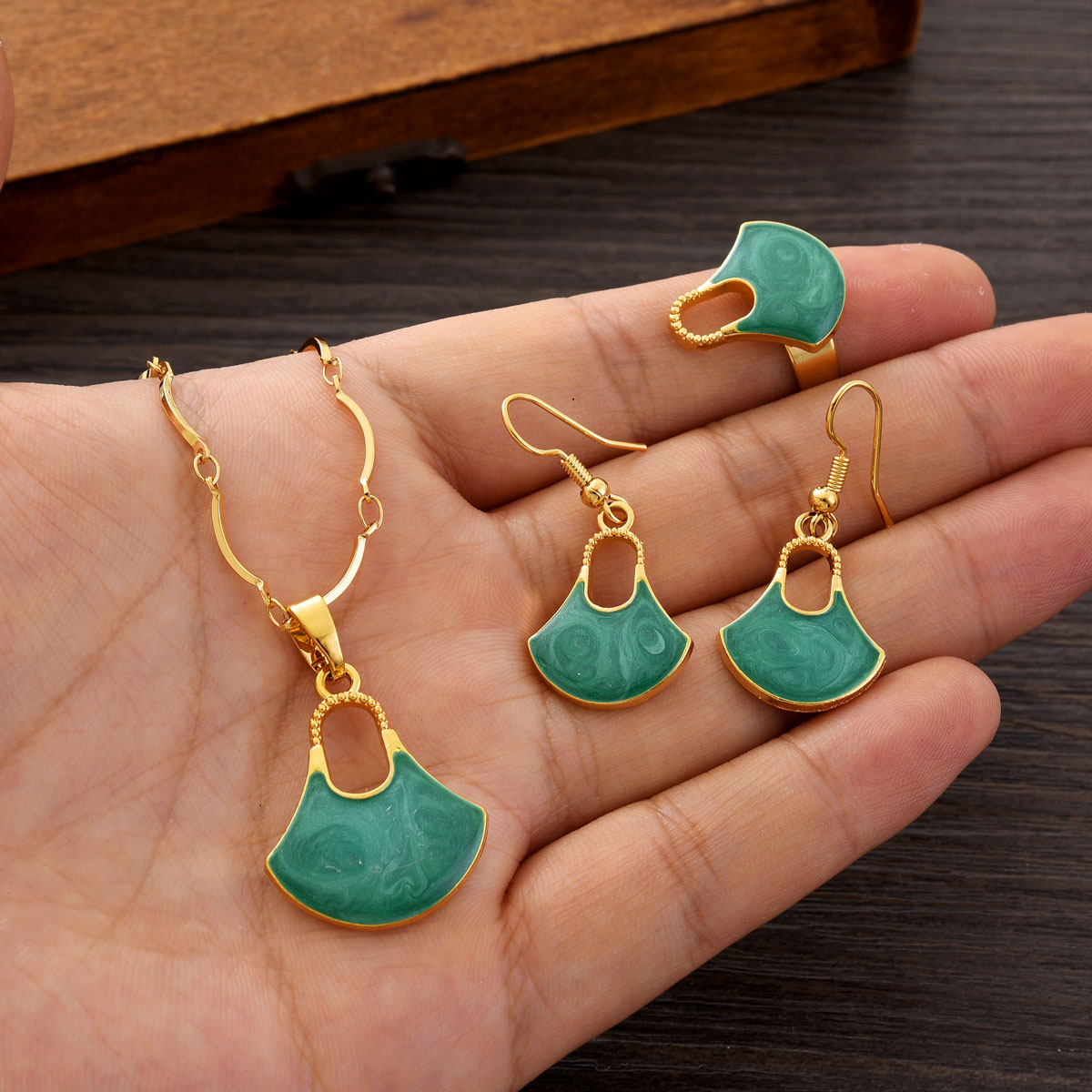 Модный ювелирный набор золотог – обзор и цена Women Accessories India