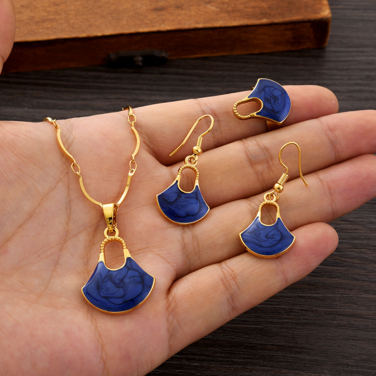 Модный ювелирный набор золотог – обзор и цена Women Accessories India